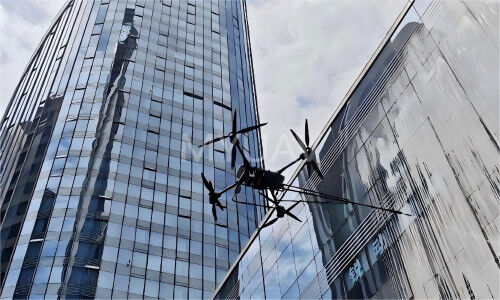آخرین اخبار شرکت در مورد مبارزه با عنکبوت های پیر شده MYUAV FC دو هواپیماهای بدون سرنشین تمیز کننده ارتفاع بالا شکاف نیروی کار را پر می کنند
