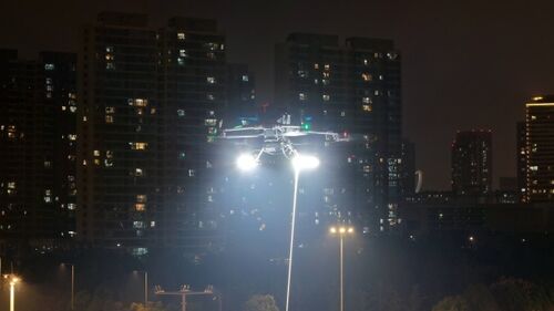 آخرین اخبار شرکت در مورد پهپاد روشنایی متصل MYUAV M400S، عصر جدیدی را در فیلم‌سازی شبانه تعریف می‌کند.