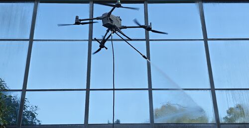 آخرین اخبار شرکت در مورد ارتقاء جدید. دستگاه تمیز کننده نسل ششم MYUAV تجربه تمیز کننده و دوستدار محیط زیست تر برای تمیز کردن دیوار پرده را ارائه می دهد.